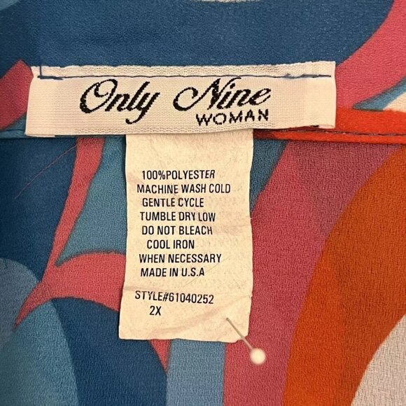 Only Nine. Size 2X. Abstract Poly Pullover. USA. New with Tag. $45. B112 - Picture 5 of 6